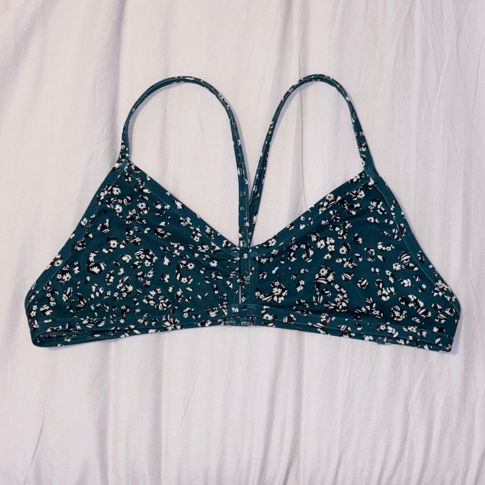 Jolyn Bennett top